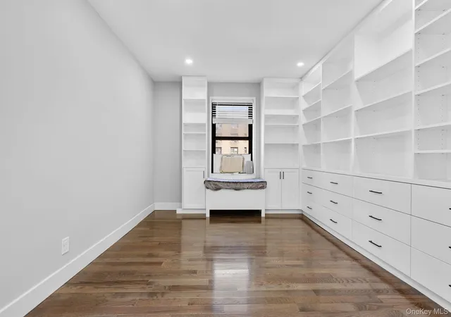 Homes for sale in White Plains, NY | 325 Main St #4D, White Plains, NY 10601 | MLS# 1009360