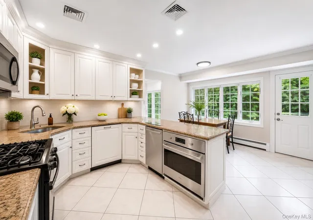 Photo 3 of Single family home for sale at 29 Waverly Pl, Hempstead, NY 11559 | MLS# 1009382 | Listing updated on 2026-08-02
