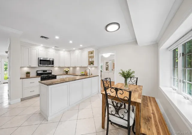 Photo 4 of Single family home for sale at 29 Waverly Pl, Hempstead, NY 11559 | MLS# 1009382 | Listing updated on 2026-08-02