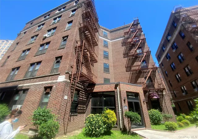 1st image of 140 30 Sanford Ave #5A, Flushing, NY 11355 | MLS# 1009410