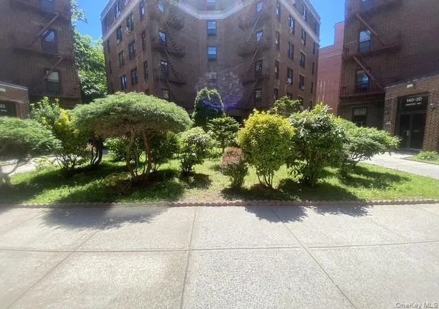 2nd image of 140 30 Sanford Ave #5A, Flushing, NY 11355 | MLS# 1009410