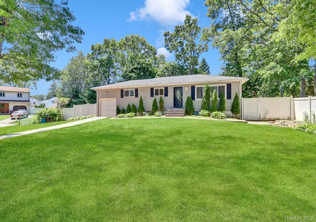 2nd image of 9 Taft Ct, Deer Park, NY 11729 | MLS# 1009422