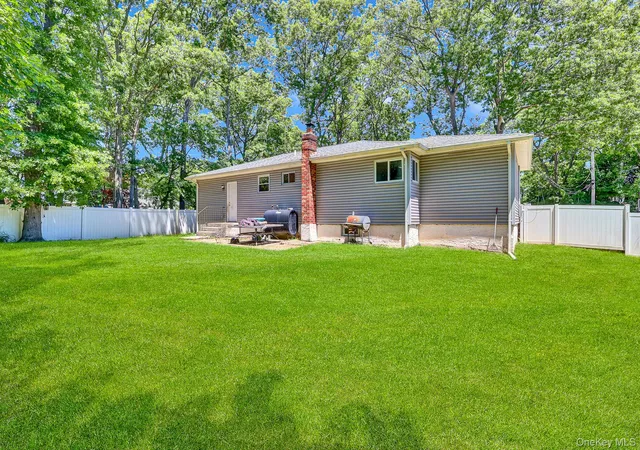 31st image of 9 Taft Ct, Deer Park, NY 11729 | MLS# 1009422