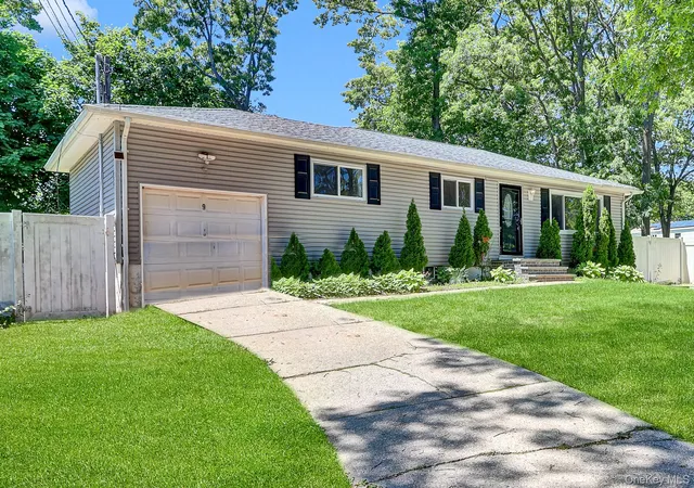 4th image of 9 Taft Ct, Deer Park, NY 11729 | MLS# 1009422