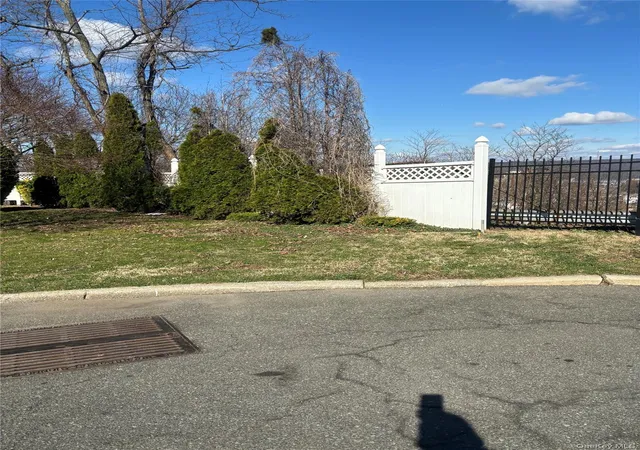 3rd image of 223 Glenbrook Ave, Yonkers, NY 10705 | MLS# 1009423