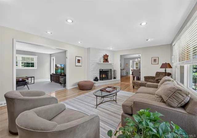 5th image of 9 East Pl, Suffern, NY 10901 | MLS# 1009475