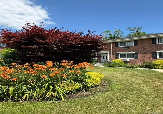 1st image of 200 Merrick Rd #F, Babylon, NY 11701 | MLS# 1009484