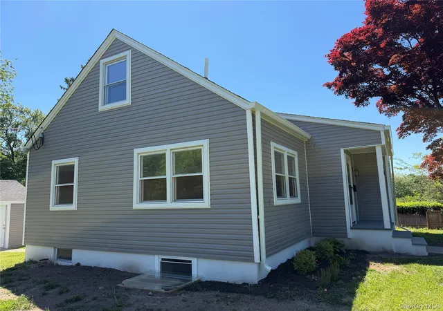 Homes for sale in Clarkstown, NY | 28 Quaspeak Rd, Clarkstown, NY 10920 | MLS# 1009522