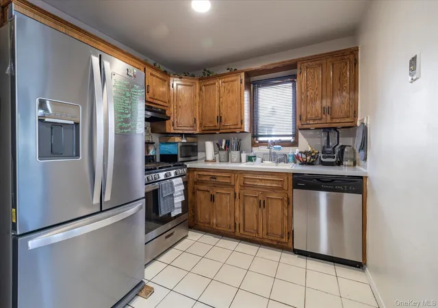 Homes for sale in New York, NY | 14724 230Th Pl, New York, NY 11413 | MLS# 1009524