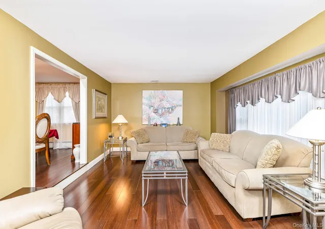 Photo 3 of Single family home for sale at 19 Knoll Ln, Smithtown, NY 11787 | MLS# 1009532 | Listing updated on 2026-10-01