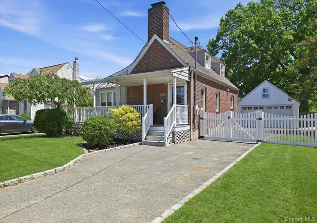 2nd image of 2395 Yorktown St, Oceanside, NY 11572 | MLS# 1009536