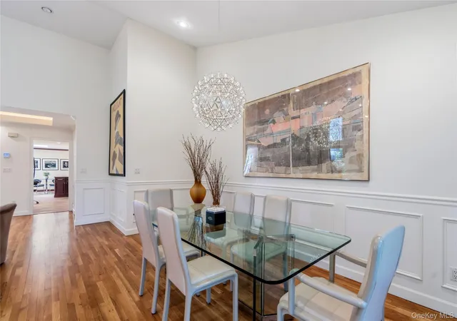 Listing Photo 4 - Condo for sale in building located at 265 Sparrow Dr, Manhasset, NY 11030 - Unit #265