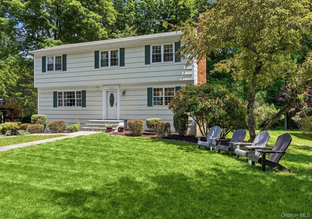 1st image of 3122 Poplar St, Yorktown Heights, NY 10598 | MLS# 1009543