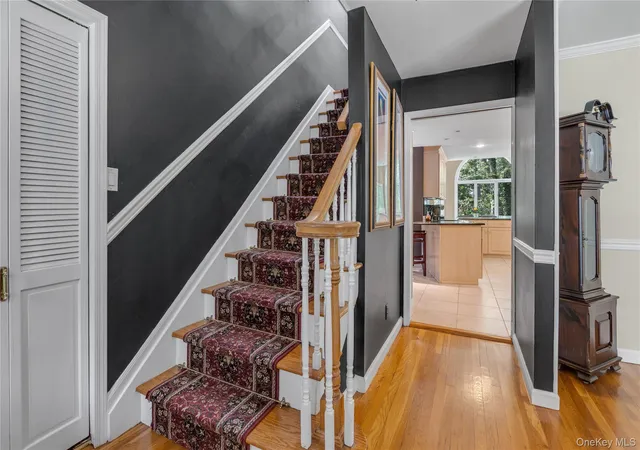 5th image of 21 Martha Ct, Centerport, NY 11721 | MLS# 1009590