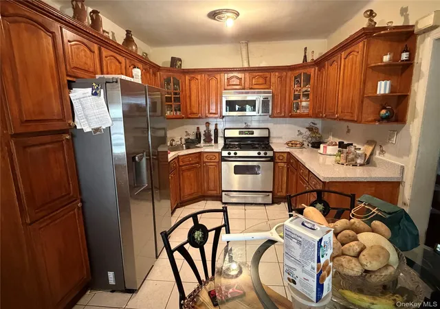 Photo 3 of Sale Pending at 270 Linwood St, Brooklyn, NY 11208 | MLS# 1009616 | Listing updated on 2026-09-01