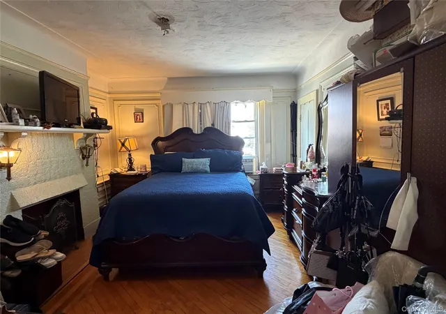 Photo 4 of Sale Pending at 270 Linwood St, Brooklyn, NY 11208 | MLS# 1009616 | Listing updated on 2026-09-01