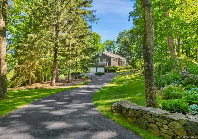 Homes for sale in Bedford, NY | 95 Hickory Kingdom Rd, Bedford, NY 10506 | MLS# 1009629