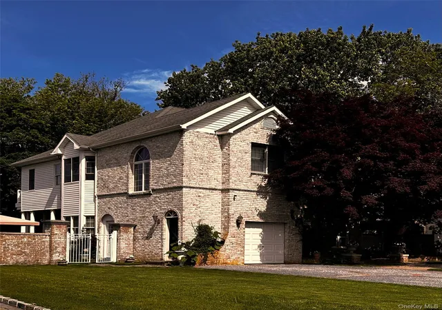 Photo 1 of Single family home for sale at 6 Naybor Ave, Medford, NY 11763 | MLS# 1009647 | Listing updated on 2026-10-07