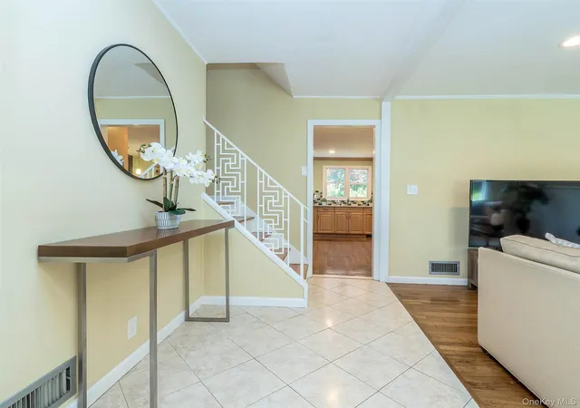 3rd image of 22 Andover Rd, North Hempstead, NY 11050 | MLS# 1009691