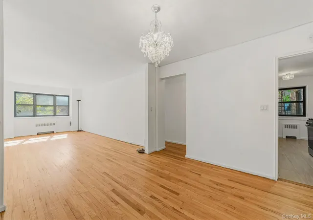 Homes for sale in New Rochelle, NY | 60 White Oak St #2F, New Rochelle, NY 10801 | MLS# 1009701