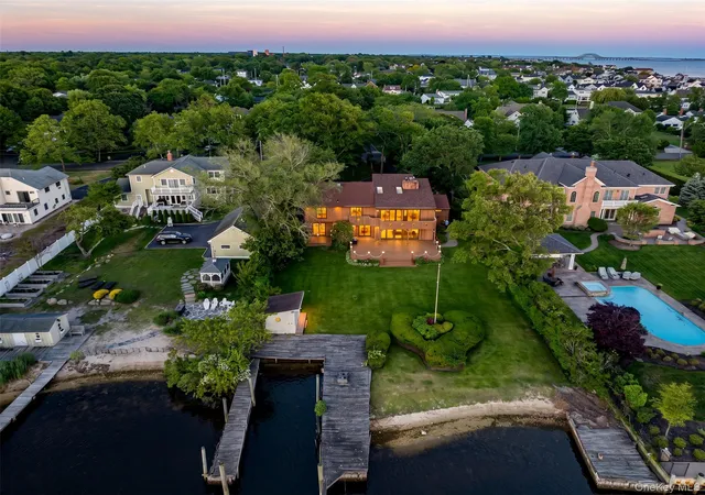 32nd image of 164 W Islip Rd, West Islip, NY 11795 | MLS# 1009715