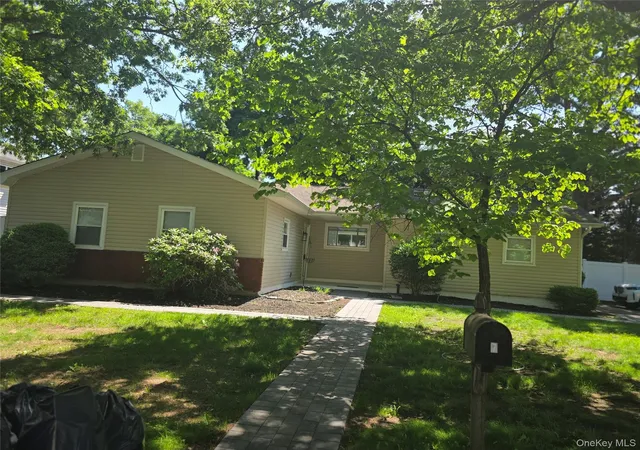 2nd image of 7 Roosevelt Ave, Greenlawn, NY 11740 | MLS# 1009751