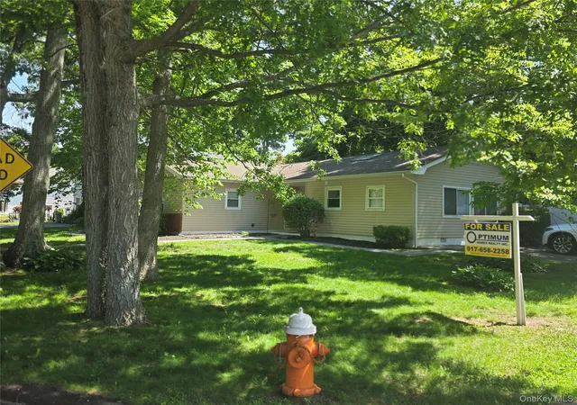 3rd image of 7 Roosevelt Ave, Greenlawn, NY 11740 | MLS# 1009751