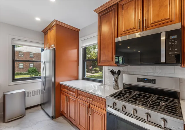 4th image of 168-01 18Th Ave #3-135, Whitestone, NY 11357 | MLS# 1009775