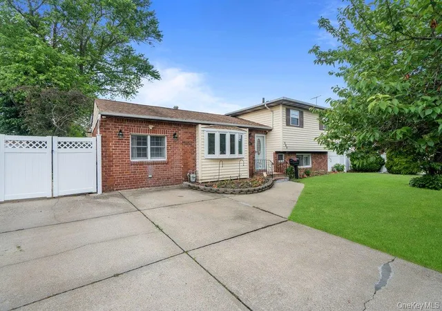 2nd image of 282 W 22nd Street, Babylon, NY 11729 | MLS# 1009777