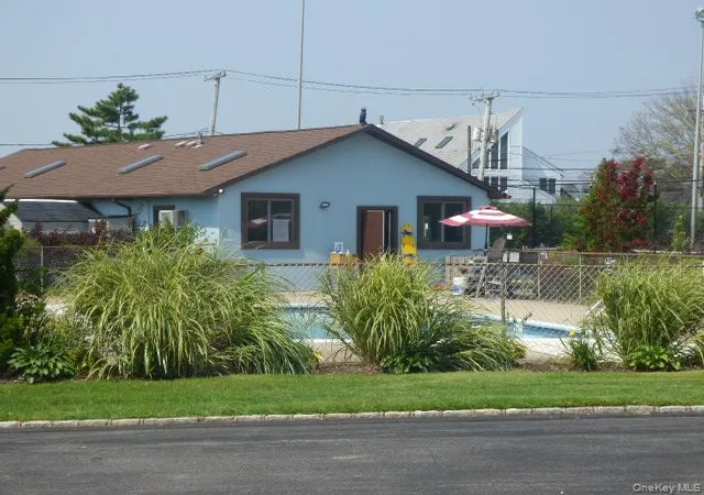 2nd image of 1 Anchorage Wy #1401, Hempstead, NY 11520 | MLS# 1009797