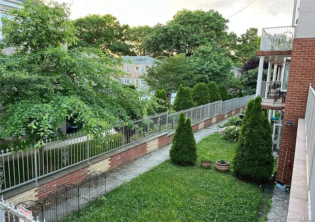 2nd image of 6434 Grand Central Pkwy, Forest Hills, NY 11375