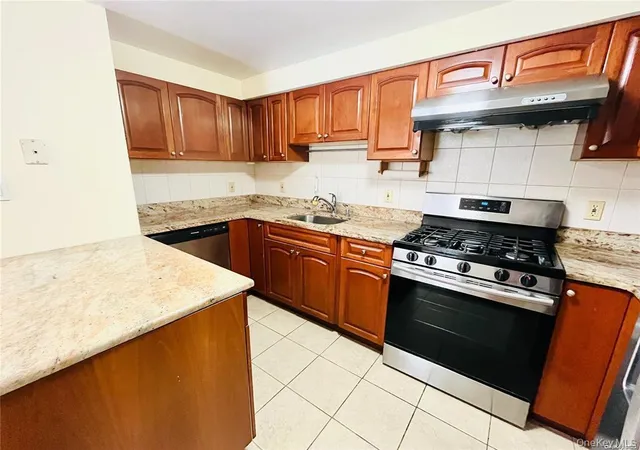 3rd image of 6434 Grand Central Pkwy #2B, Forest Hills, NY 11375 | MLS# 1009798