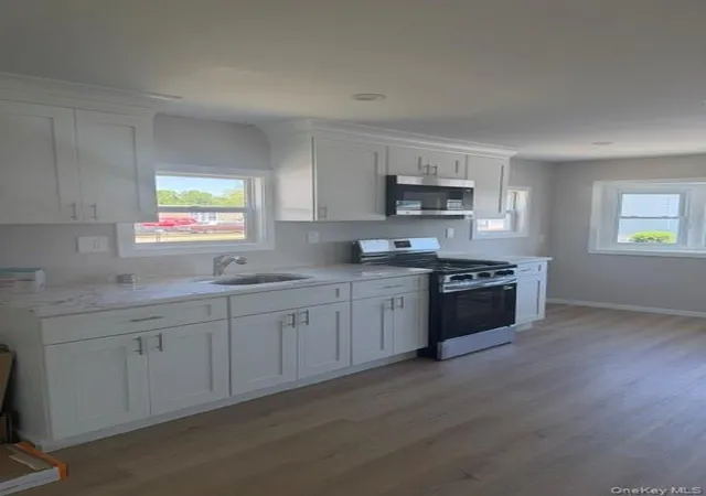 Listing Photo 4 - Condo for sale in building located at 70 Revere Dr, Islip, NY 11782