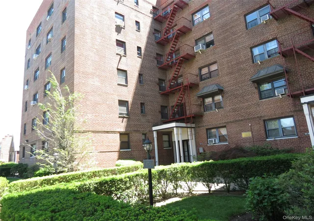2nd image of 147 14 84th Rd #2A, Jamaica, NY 11435 | MLS# 1009818