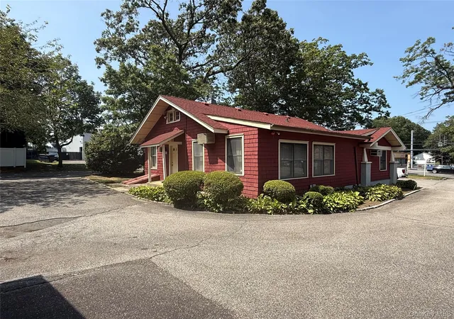 13th image of 2566 Middle Country Rd, Centereach, NY 11720 | MLS# 1009819