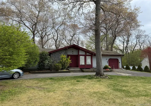 1st image of 6 Loretta Ct, Brookhaven, NY 11727 | MLS# 1009835