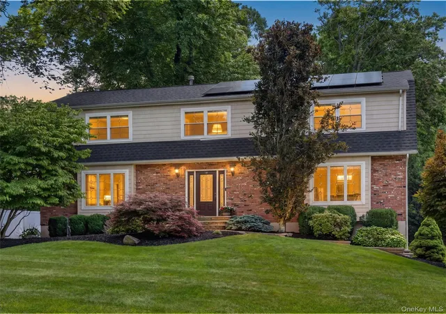 Homes for sale in Clarkstown, NY | 7 Gregory St, Clarkstown, NY 10956 | MLS# 1009839