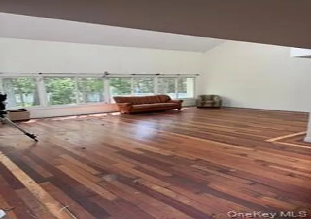 Photo 3 of Single family home for sale at 1117 Cedar Ridge Rd, Oyster Bay, NY 11771 | MLS# 1009840 | Listing updated on 2026-06-10
