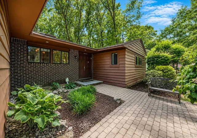 Photo 3 of Sale Pending at 96 Fulton Blvd, Commack, NY 11725 | MLS# 1009850 | Listing updated on 2026-07-17