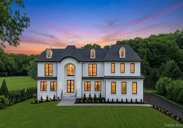 2nd image of 15 Folger Ln, Dix Hills, NY 11746 | MLS# 1009869