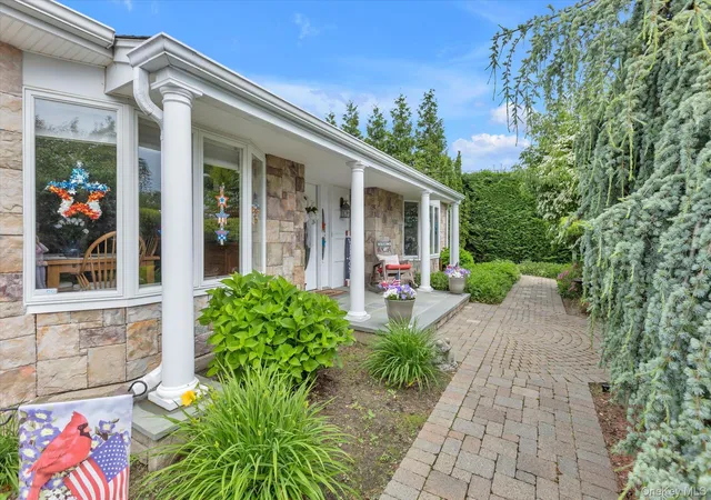 3rd image of 10 Elf Ct, Bohemia, NY 11716 | MLS# 1009875