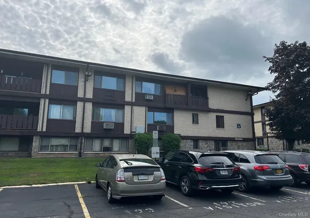 Homes for sale in Ramapo, NY | 260 N Main St #B-27, Ramapo, NY 10977 | MLS# 1009889