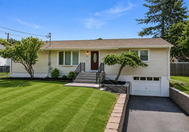 Photo 3 of Sale Pending at 145 Wawayanda Ave, Middletown, NY 10940 | MLS# 1009905 | Listing updated on 2026-09-02