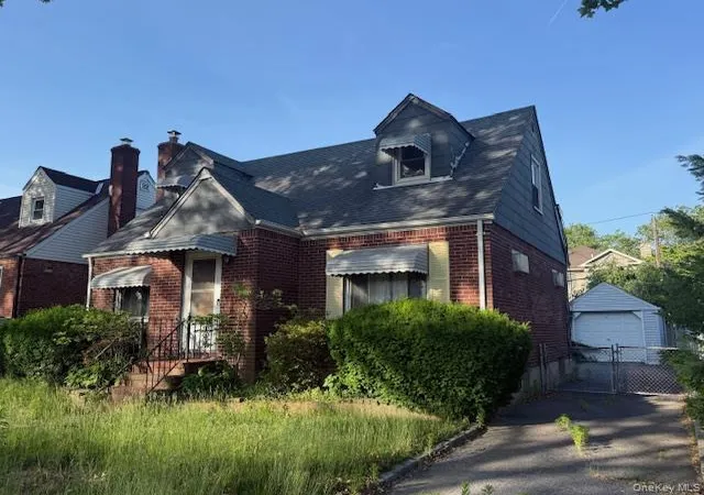 3rd image of 38 Pearl St, New Hyde Park, NY 11040 | MLS# 1009906