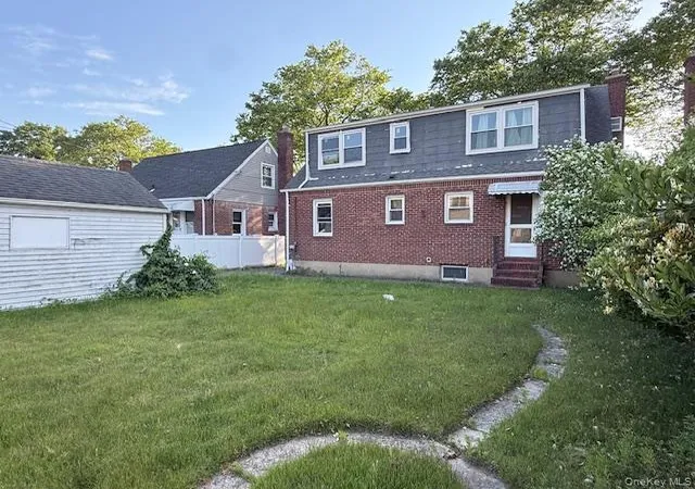 7th image of 38 Pearl St, New Hyde Park, NY 11040 | MLS# 1009906