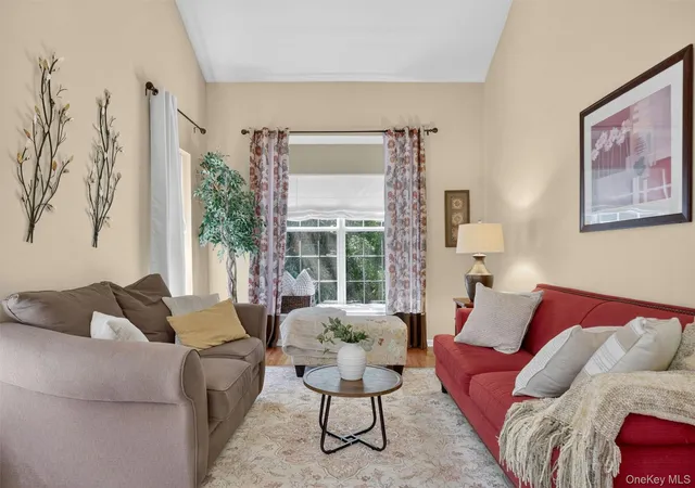 5th image of 801 Huntington Dr, Fishkill, NY 12524 | MLS# 1009928