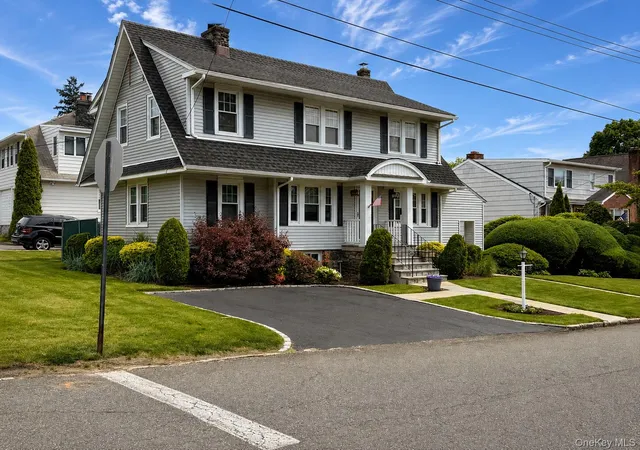 2nd image of 118 Gaylor Rd, Scarsdale, NY 10583 | MLS# 1009934