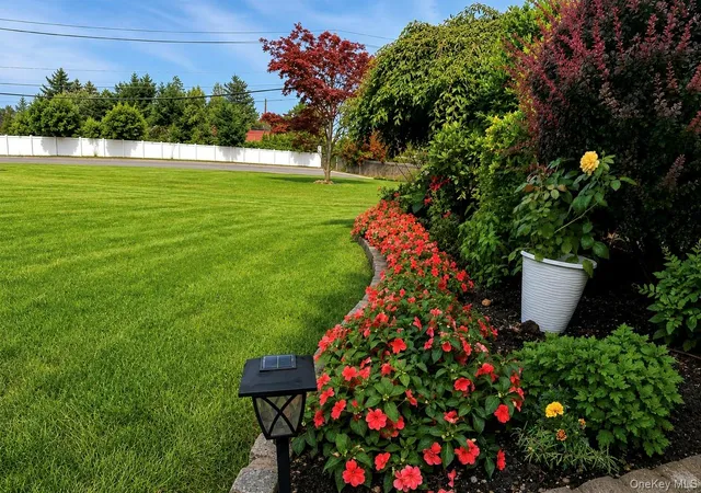 20th image of 3 Carolyn Ct, Syosset, NY 11791 | MLS# 1009938