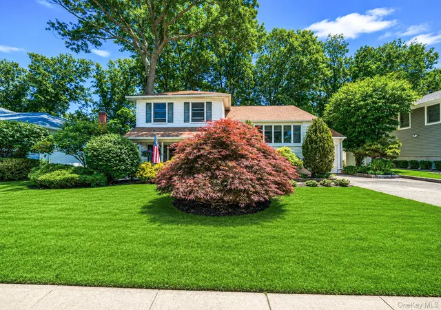 Photo 2 of Sale Pending at 15 Wood Dr, Oyster Bay, NY 11771 | MLS# 1009941 | Listing updated on 2026-08-28