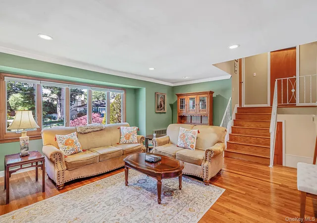 Photo 4 of Sale Pending at 15 Wood Dr, Oyster Bay, NY 11771 | MLS# 1009941 | Listing updated on 2026-08-28